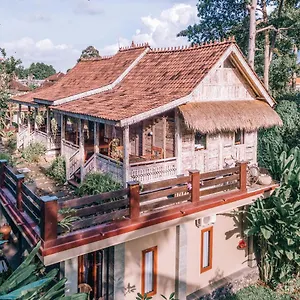 2* Guest house Umah Kayu